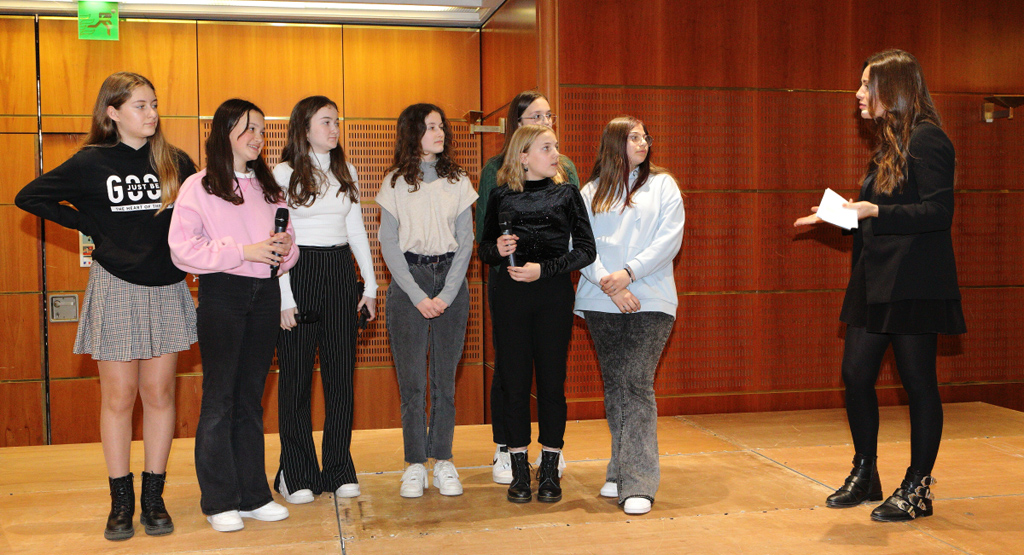 Groupe de jeunes accompagné par la MSA Alpes du Nord. 1er prix (catégorie 13-17 ans) de l'appel à projets jeunes 2021-2022 pour son initiative "Lutte contre la précarité menstruelle"